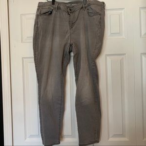 Old Navy Rockstar Gray Jeans - 18